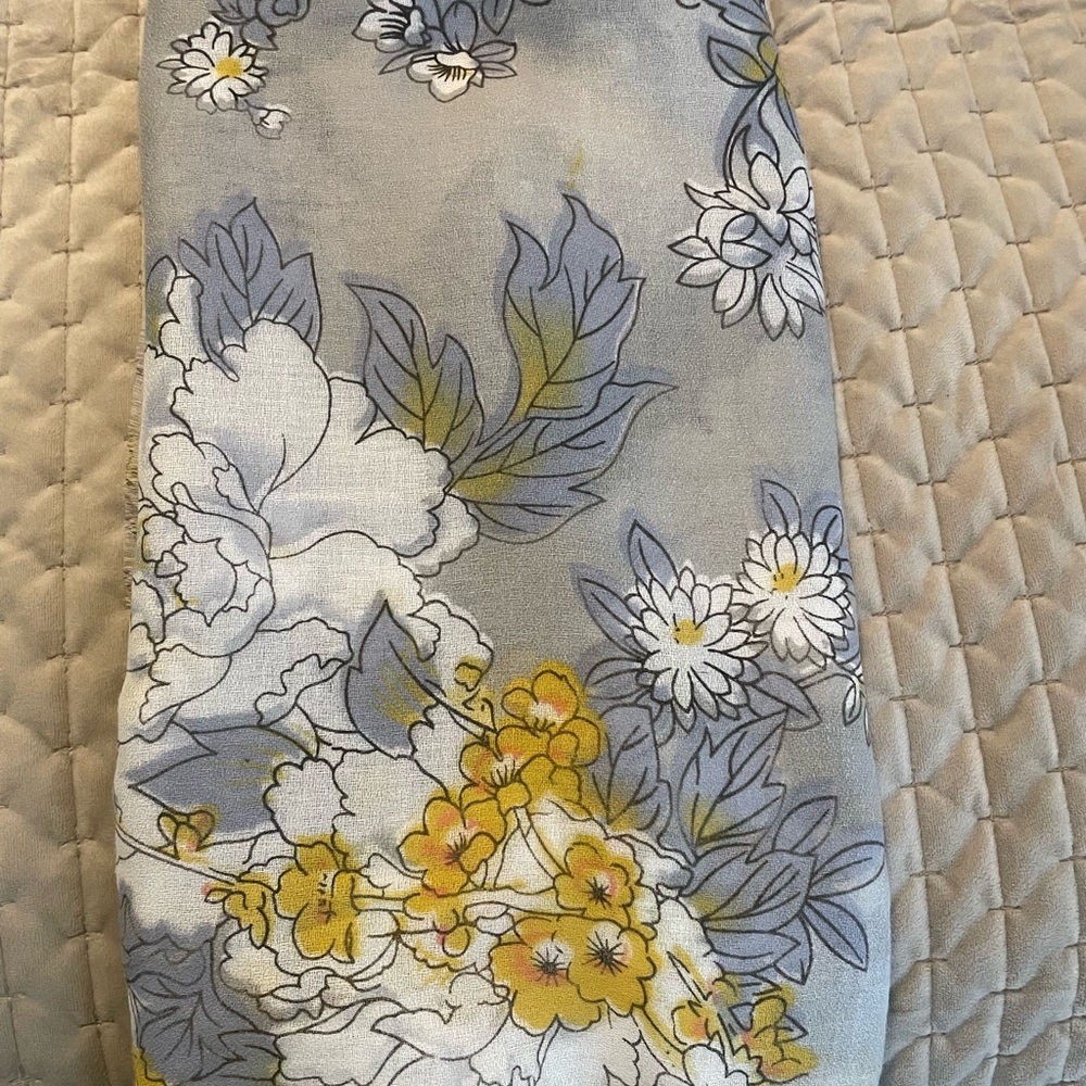 Dress Barn Floral Scarf in blue and Yellow new - Picture 8 of 8